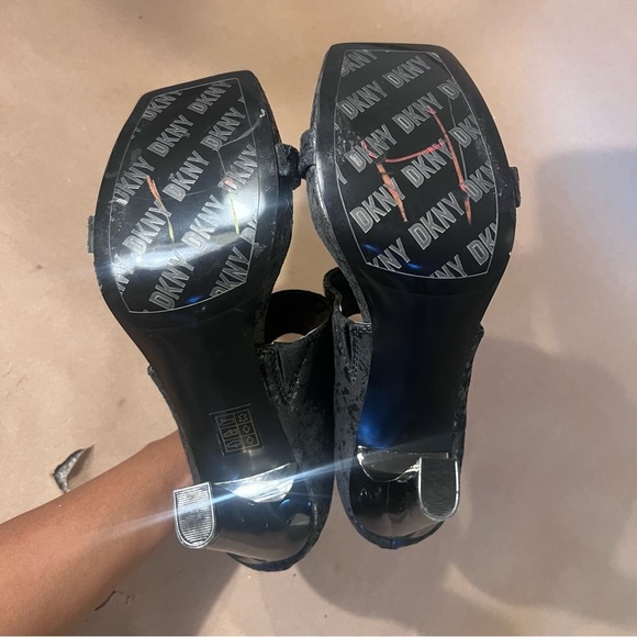 DKNY Women's Dava Ankle Strap Cuff Dress Sandals Black High Heel Size US 8.5 M - Picture 8 of 11